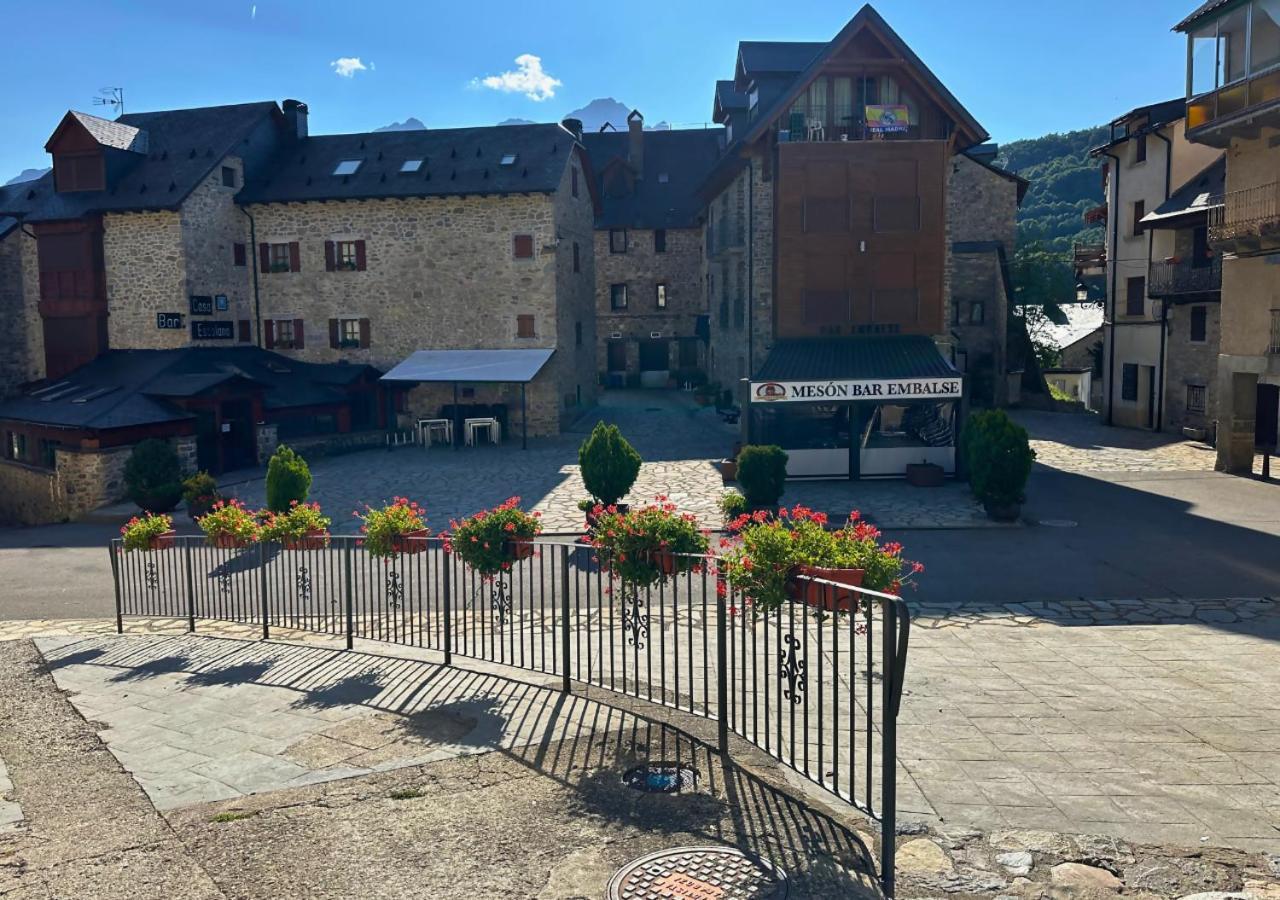 Caldares Exclusivo Atico En El Pueyo De Jaca Lägenhet Panticosa Exteriör bild